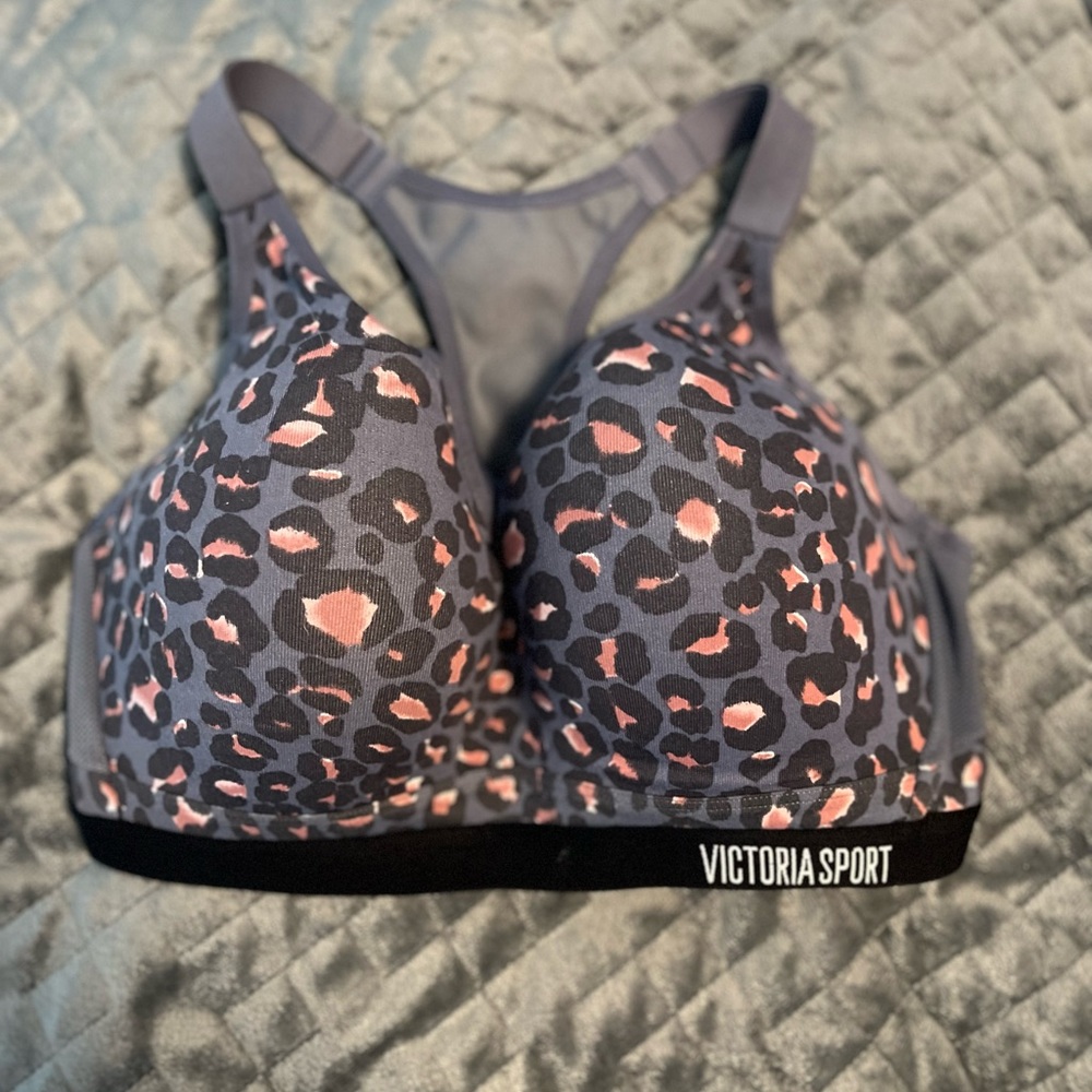 Victoria's Secret Incredible Sports Bra Size 32DDD (32F)
